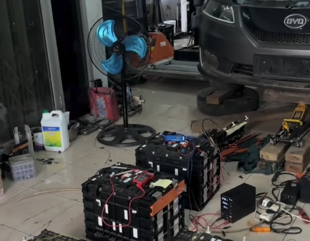 baterai, mobil, listrik, restorasi, BYD E6, Bengkel di Bekasi Berhasil Bangkitkan BYD E6 dengan Restorasi Baterai