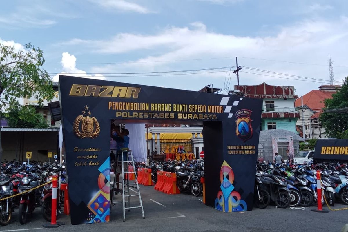 Polrestabes Surabaya, motor curian, Motor malingan, Bazar Pengembalian Barang Bukti, Pengembalian Motor Curian, Kreatif, Ada Bazar Pengambilan 810 Unit Motor Curian di Polrestabes Surabaya