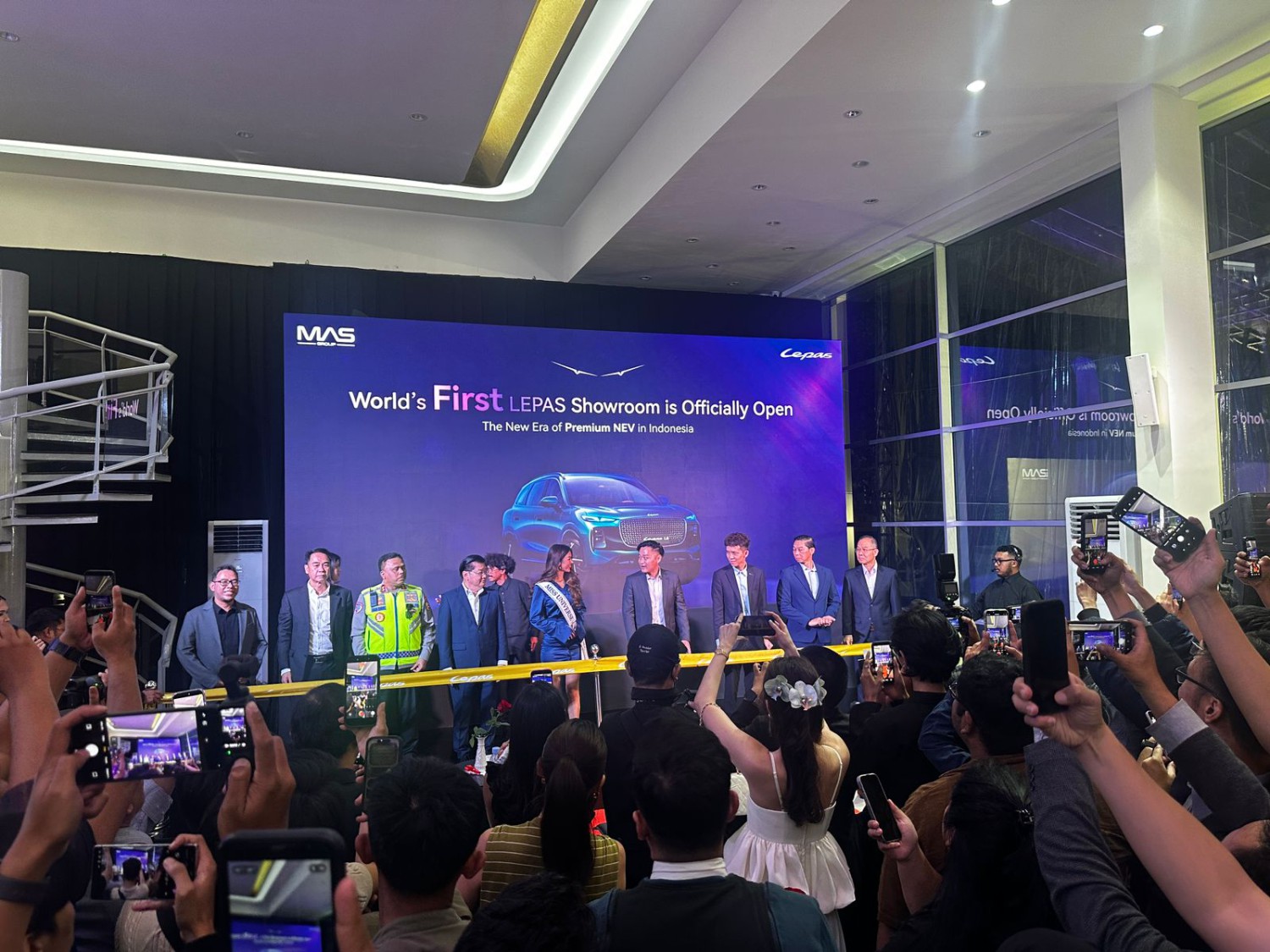 kelapa gading, dealer, showroom, Lepas L8, LEPAS Motor Indonesia, Ricky He, Dealer Pertama Lepas di Dunia Diresmikan, Ada di Kelapa Gading Nih