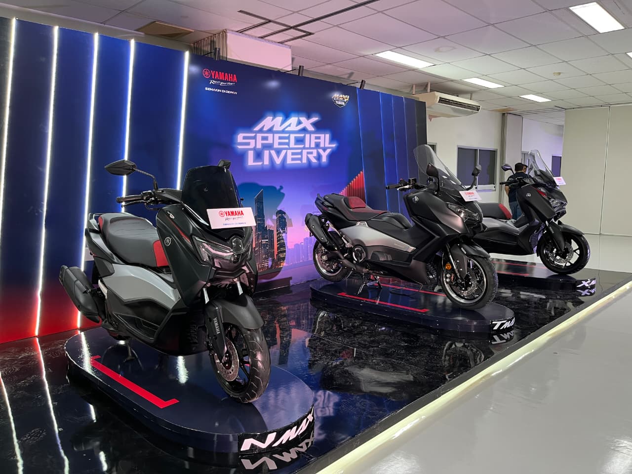NMAX, yamaha indonesia, tmax, xmax, maxi special livery, Peringati 25 Tahun MAXi, Yamaha Luncurkan NMAX, XMAX dan TMAX Versi Spesial