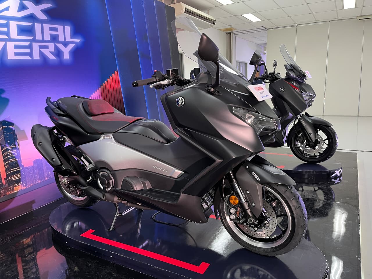 yamaha indonesia, yamaha tmax, maxi yamaha, tmax, Yamaha TMAX  Tech Max, Yamaha Jualan Moge Lagi, Diawali TMAX 2026, Harga Setara Innova Zenix Hybrid