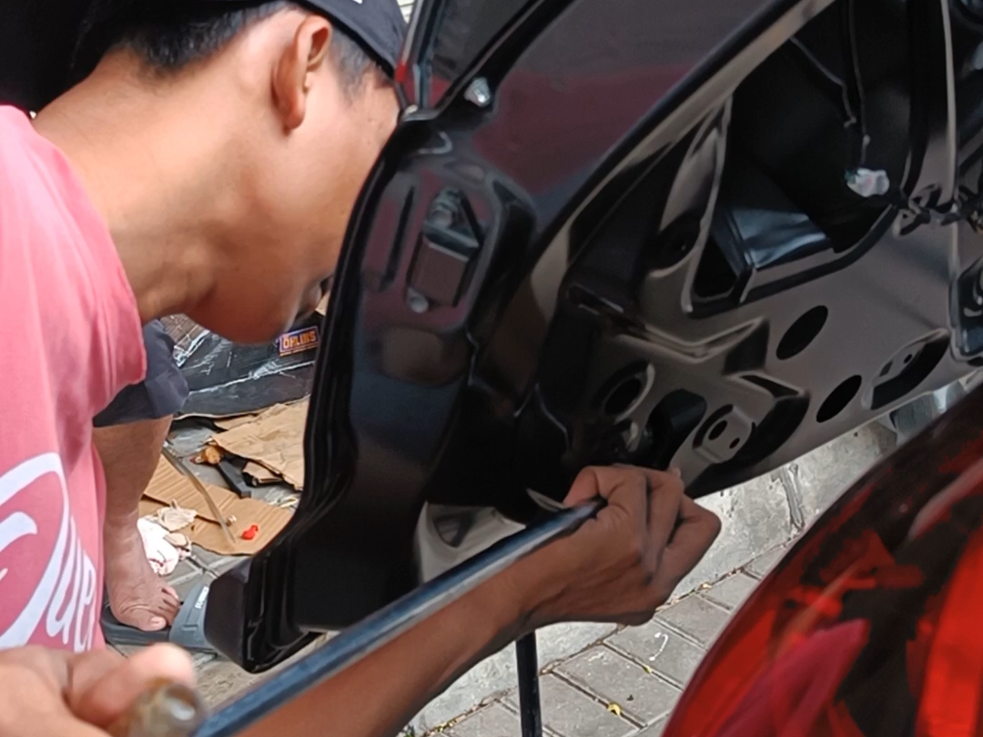 biaya, bola golf, bodi mobil, penyok, Paintless Dent Removal, Bodi Mobil Penyok Sebesar Bola Golf, Segini Biaya Perbaikan Pakai PDR
