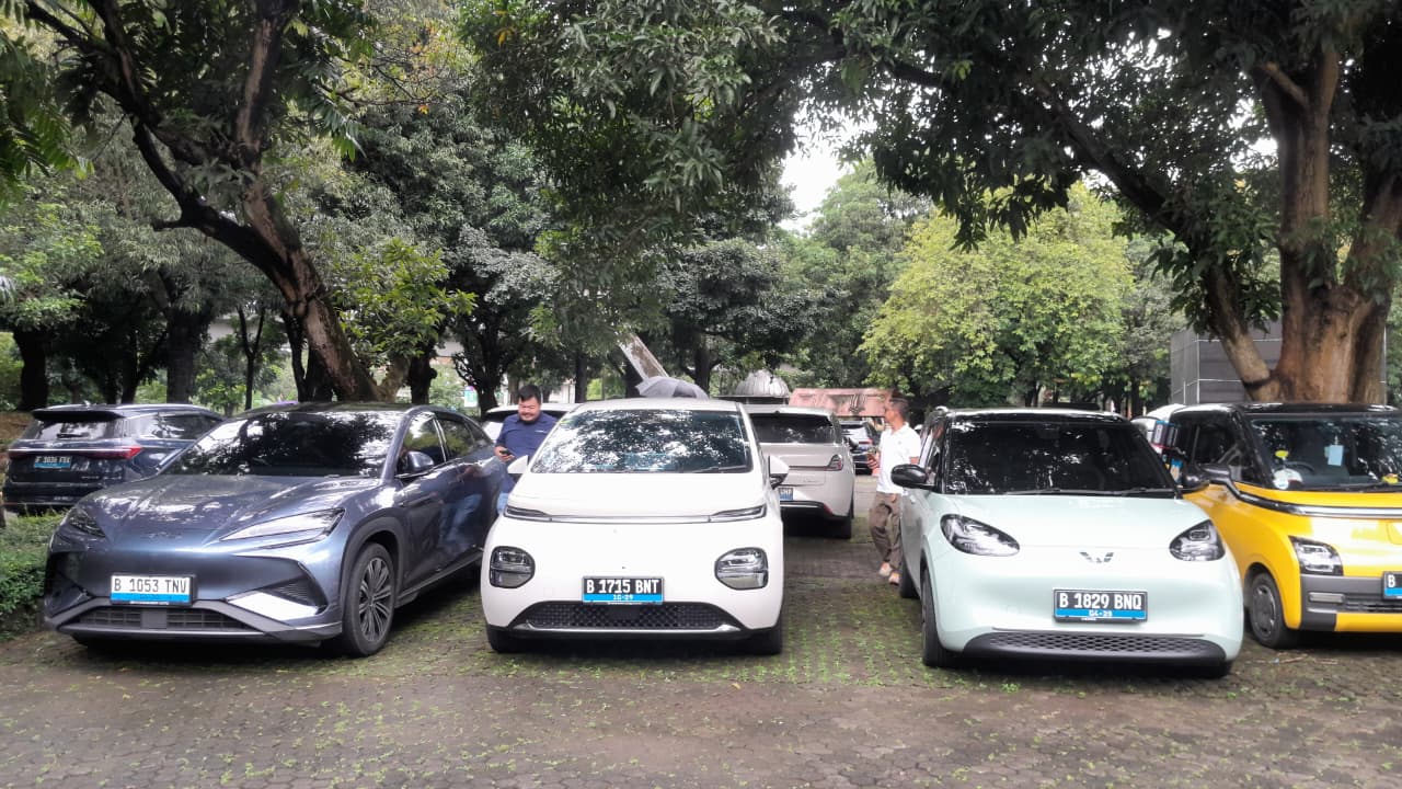 Tito Karnavian, kemendagri, kendaraan listrik, pajak mobil listrik, pajak motor listrik, pajak kendaraan listrik, Pajak Mobil Listrik Dibatalkan, Heboh Instruksi Mendagri ke Seluruh Gubernur, Minta Pajak Kendaraan Listrik Dihapus Total