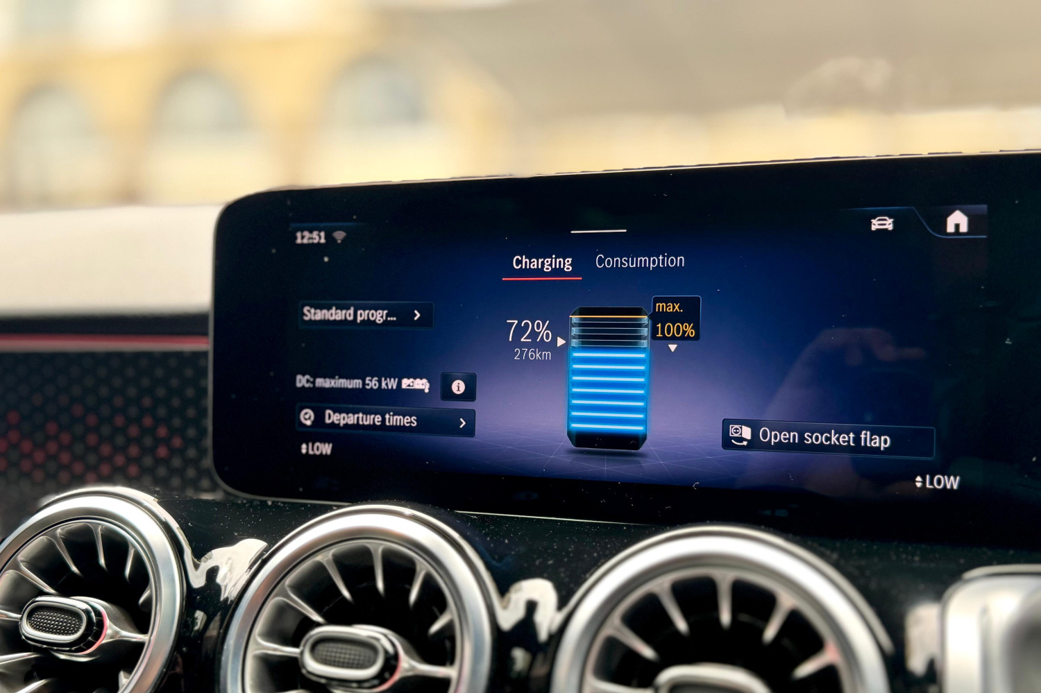 baterai, charging, mercedes-benz, Mercedes-Benz EQB 250+, Punya Soket CCS2, Secepat Apa Ngecas Baterai Mercedes-Benz EQB 250+?