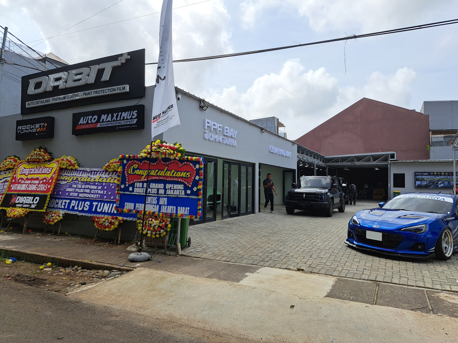 speaker, audio, audio mobil, Auto Maximus, Upgrade Audio Sekalian Ngopi, Auto Maximus Buka Gerai Baru dengan Konsep Satu Atap
