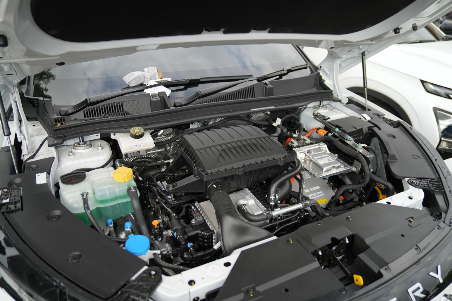 Chery Super Hybrid, Chery C5, chery c5 csh, Bakal Rilis Di IIMS 2026, Intip Spesifikasi Mobil Baru Chery C5 CSH