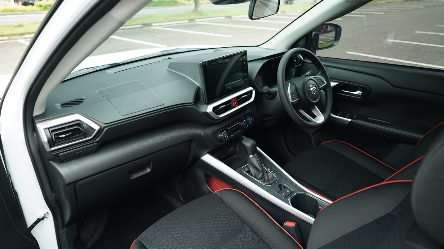 rocky, daihatsu rocky, Rocky E-Smart Hybrid, Daihatsu Rocky e-Smart Hybrid, serial hybrid, Dengan Fitur Seperti Ini Apakah Pantas Rocky Hybrid Jadi Andalan?