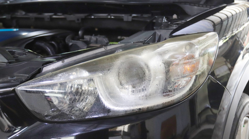 hujan, lampu mobil, Yoong Motor, lampu mobil berembun, lampu berembun, Lampu Mobil Berembun? Kenali Penyebab Sebelum Rusak dan Keluar Biaya Besar