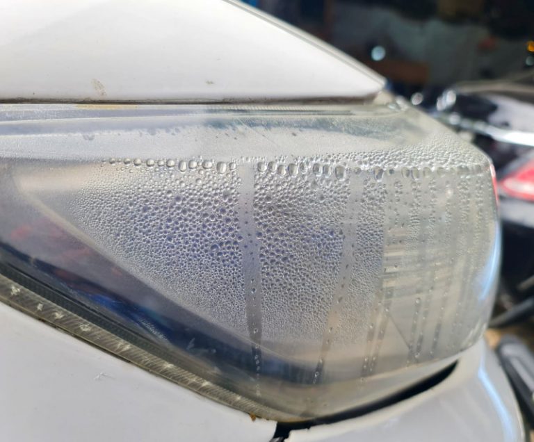 hujan, lampu mobil, Yoong Motor, lampu mobil berembun, lampu berembun, Lampu Mobil Berembun? Kenali Penyebab Sebelum Rusak dan Keluar Biaya Besar