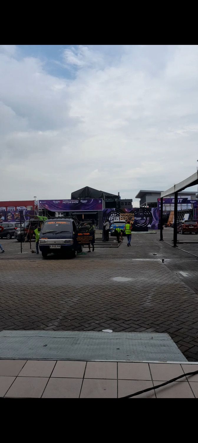 wuling, suzuki, jiexpo kemayoran, IIMS 2026, IIMS 2026 Dalam Mode Persiapan, Mobil-mobil Ditutup Kain Hingga Rahasia Tidak Boleh Difoto