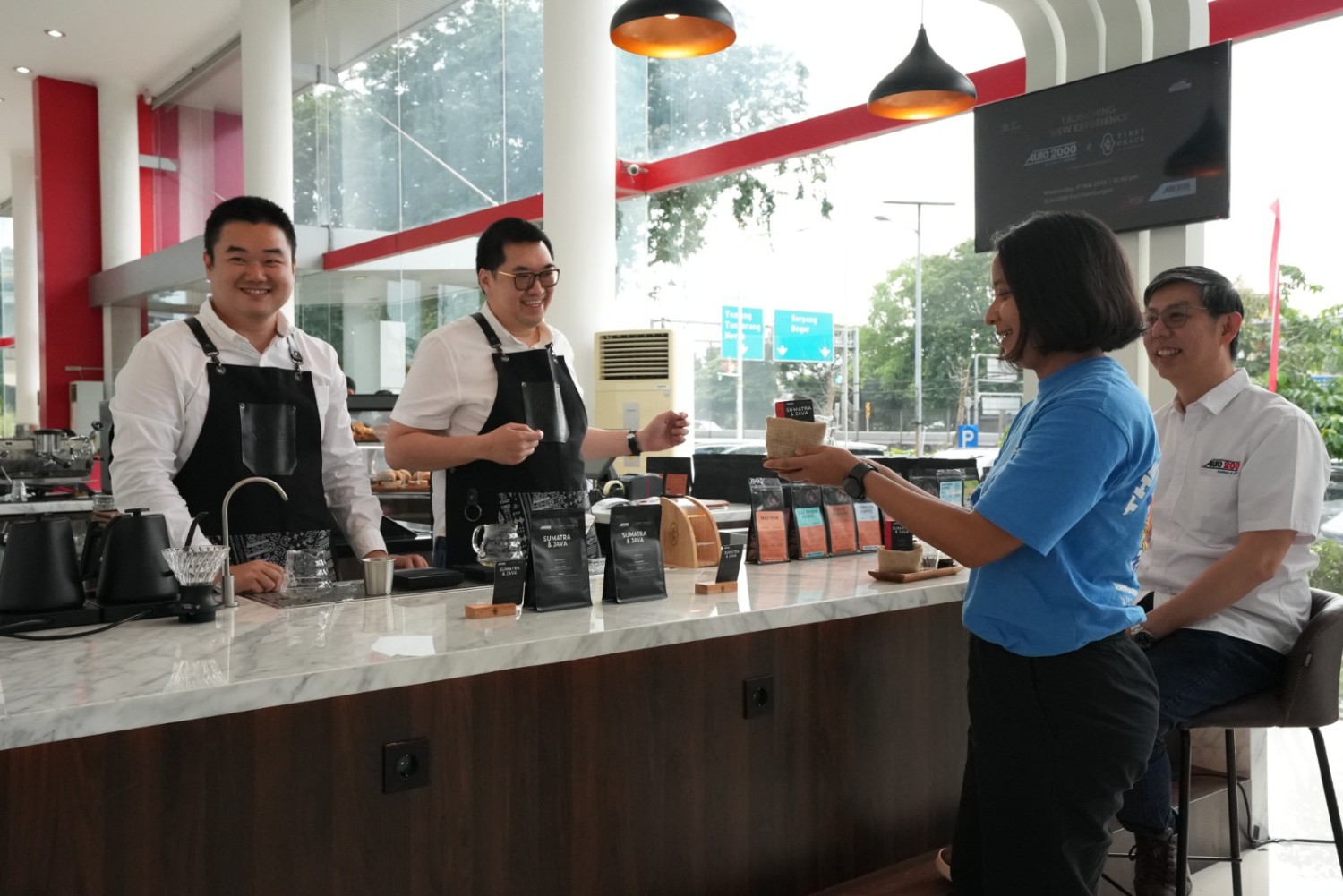auto2000, dealer, cafe premium auto2000, dealer auto2000 puri kembangan, Dari Servis Sampai Nongkrong, Auto2000 Hadirkan Konsep Dealer 5B