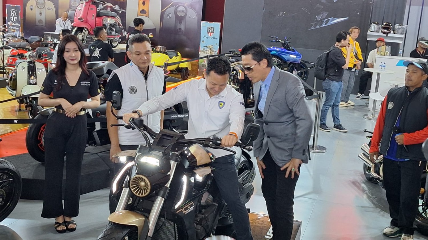 Benelli Motor Indonesia (BMI), IIMS 2026, Morbidelli T502, Benda LFC 700 Pro, Morbidelli T502X dan Benda LFC700 Pro Resmi Meluncur di IIMS 2026, Langsung Diskon Rp 10 Juta!