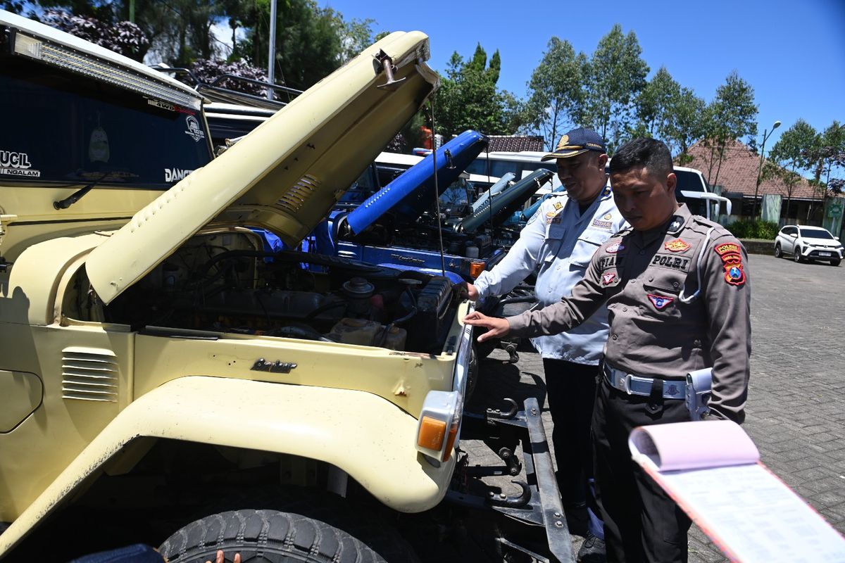 jip wisata Bromo, Jip Gunung bromo, Rampcheck Jip Wisata, Hardtop Wisata Bromo, ﻿﻿Tak Ada Kompromi, Polisi Larang Tiga Sopir Jip Wisata Gunung Bromo Beroperasi Karena Ini