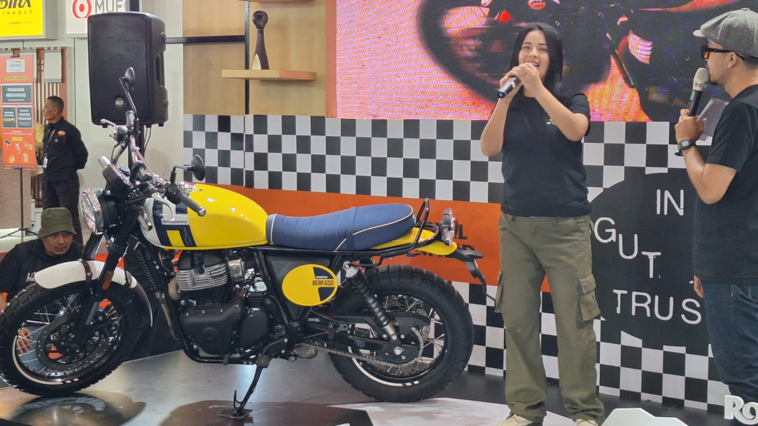 royal enfield, HER WHEELS, Bear 650, Sabinah Sameh, Perempuan Indonesia Pertama Coba Royal Enfield Bear 650, Begini Komentar Sabrina Sameh