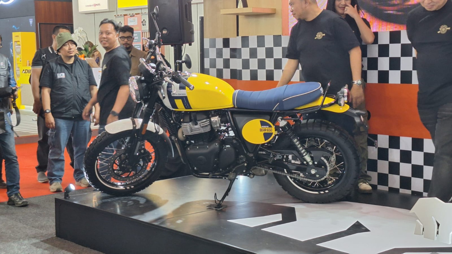 royal enfield, IIMS 2026, Royal Enfield Bear 650, Bear 650, Bikin Orang Lain Melirik, Ini Pilihan Warna Royal Enfield Bear 650