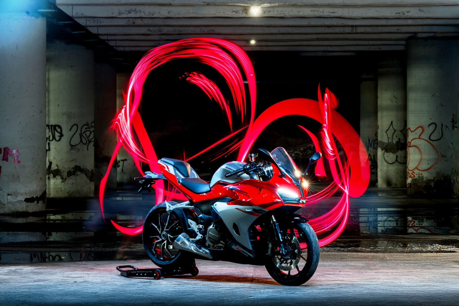 QJMotor, QJMOTOR Fort 250, IIMS 2026, qjmotor srk 250 ra, qjmotor tourino 250dx, Luncurkan 3 Model Sekaligus, Ini Andalan Terbaru QJMotor untuk Pasar Indonesia
