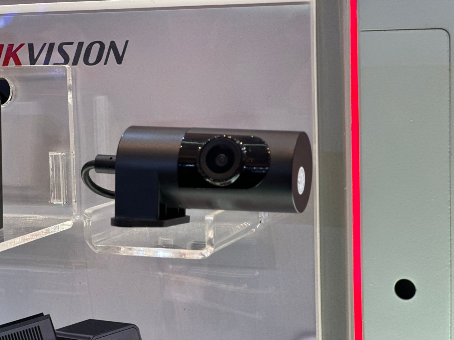 Gps tracker, Dashcam Mobil, IIMS 2026, Hikvision Dashcam, Hikvision V300, Dashcam HIKVision V300 Launching di IIMS 2026, Punya 3 Kamera, 4G dan GPS Tracker