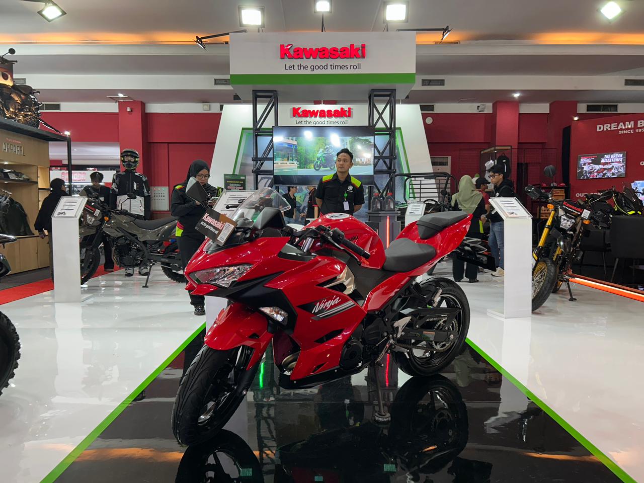bunga kredit, motor baru, michael tanardi, Ini Trik Konsumen Kawasaki Mendapatkan Bunga Rendah Kredit Motor