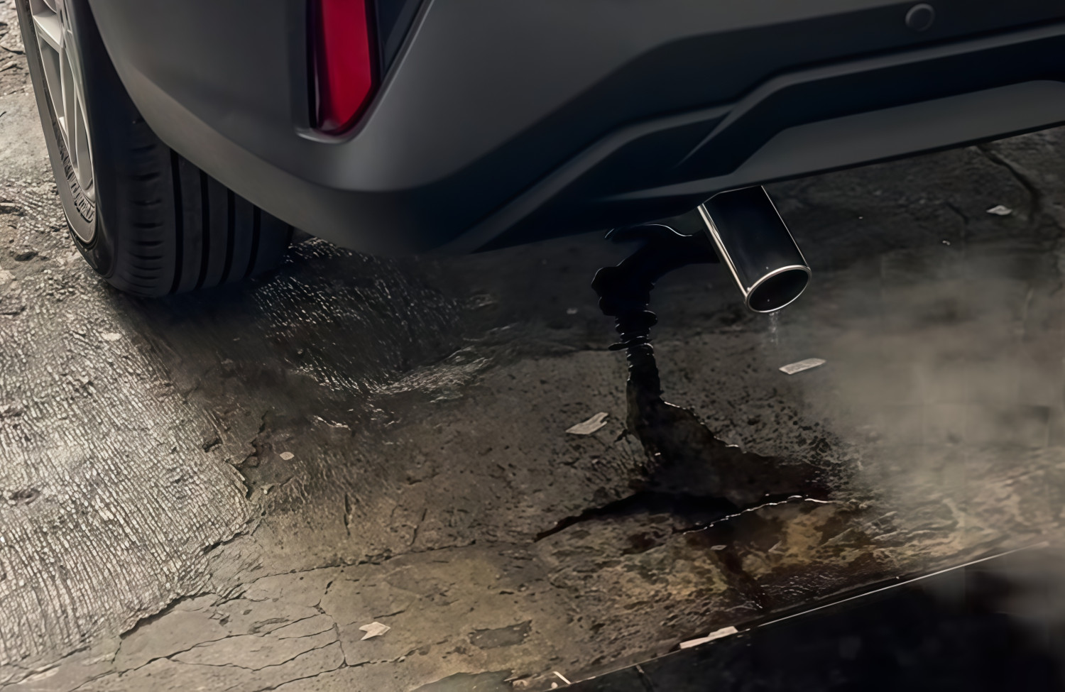 Radiator, mobil, knalpot, asap putih, Knalpot Mobil Keluar Air saat Mesin Dipanaskan, Apakah Normal?