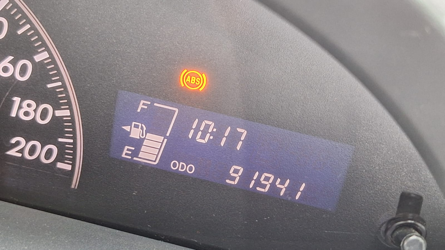 rem abs, bearing roda, Logo ABS Tiba-tiba Muncul di Speedometer Mobil? Ini Penyebabnya