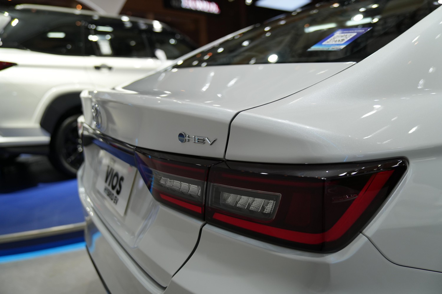 toyota vios, vios, hybrid, Toyota Vios Hybrid, Intip Detail Perbedaan Toyota Vios Hybrid Dengan Vios Mesin Bensin