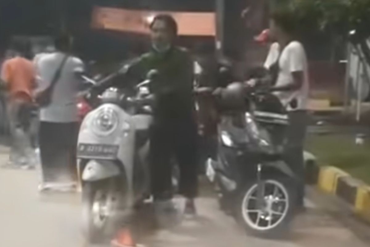 SPBU, pertamina, spbu pertamina, Motor mogok Usai Isi BBM di SPBU, Respons Kilat! Pertamina Turun Tangan Soal Dugaan BBM Tercampur Air di Bogor
