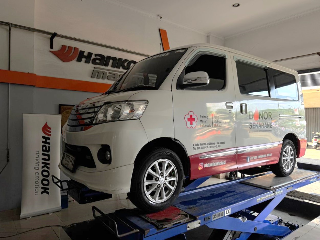 bekasi, ambulans, damkar, hankook, donasi ban, Komitmen 10 Tahun, Hankook Donasikan Ratusan Ban Untuk Ambulans Hingga Damkar Bekasi