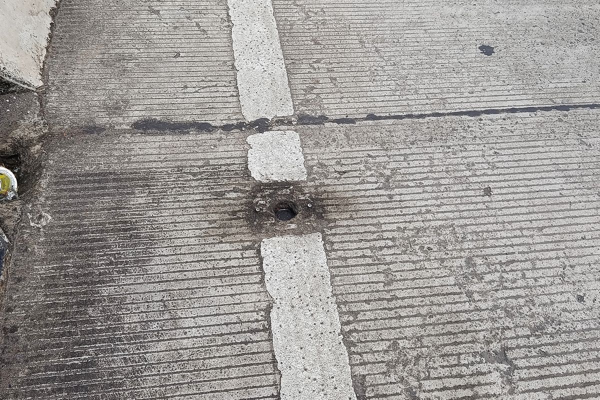 bekasi, maling, mata kucing, road stud, Jalan Layang Kalimalang Bekasi Mendadak Gelap, Imbas 53 Mata Kucing Raib