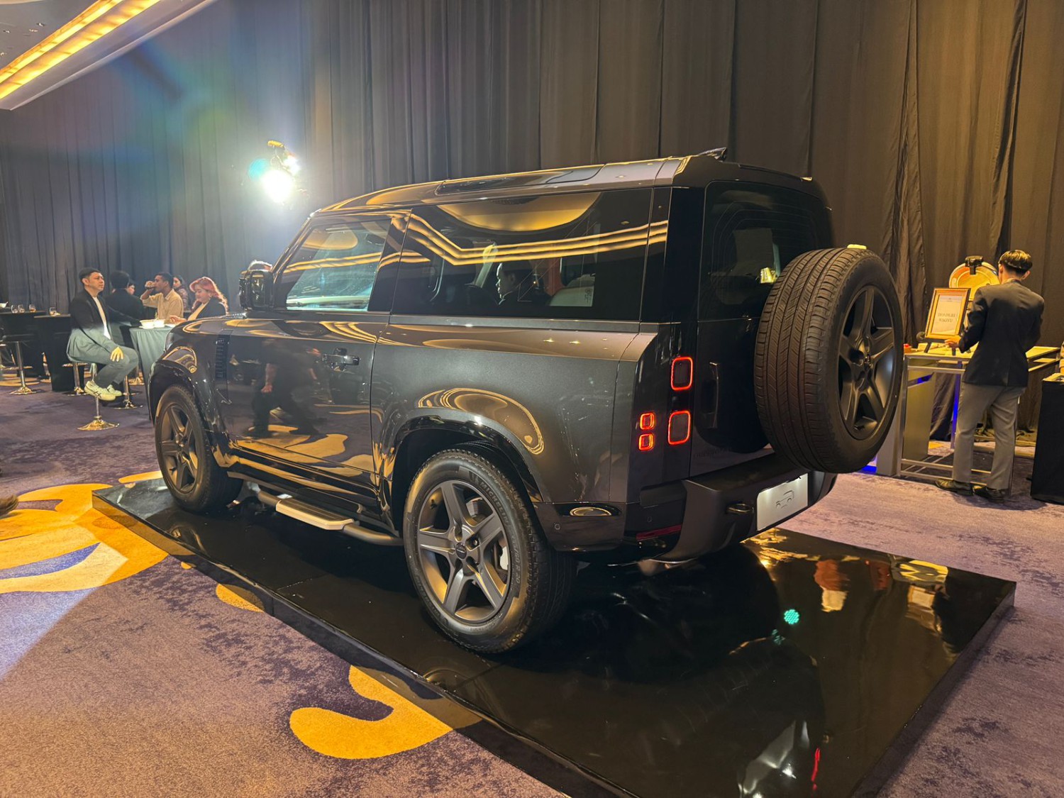 land rover, land rover defender, defender, Defender 110, Defender 90, Land Rover Defender 2026 Diluncurkan, Offroader Mewah Makin Wah