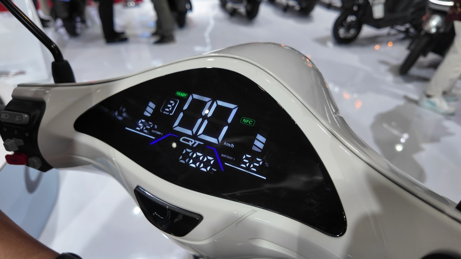 motor listrik, Indomobil eMotor, HER WHEELS, Indomobil eMotor QT, Ini 2 Fitur Pada Indomobil Emotor QT Yang Mudahkan Perempuan