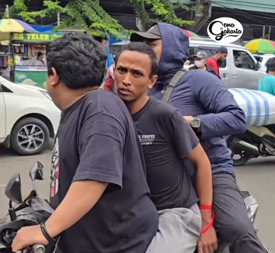 parkir liar, tukang parkir liar, Jukir Liar Tak Bisa Dihukum, Hukuman Parkir Liar, Tukang Parkir Liar di Atas Angin, Dishub dan Polisi Saling Angkat Tangan Tak Bisa Menghukum