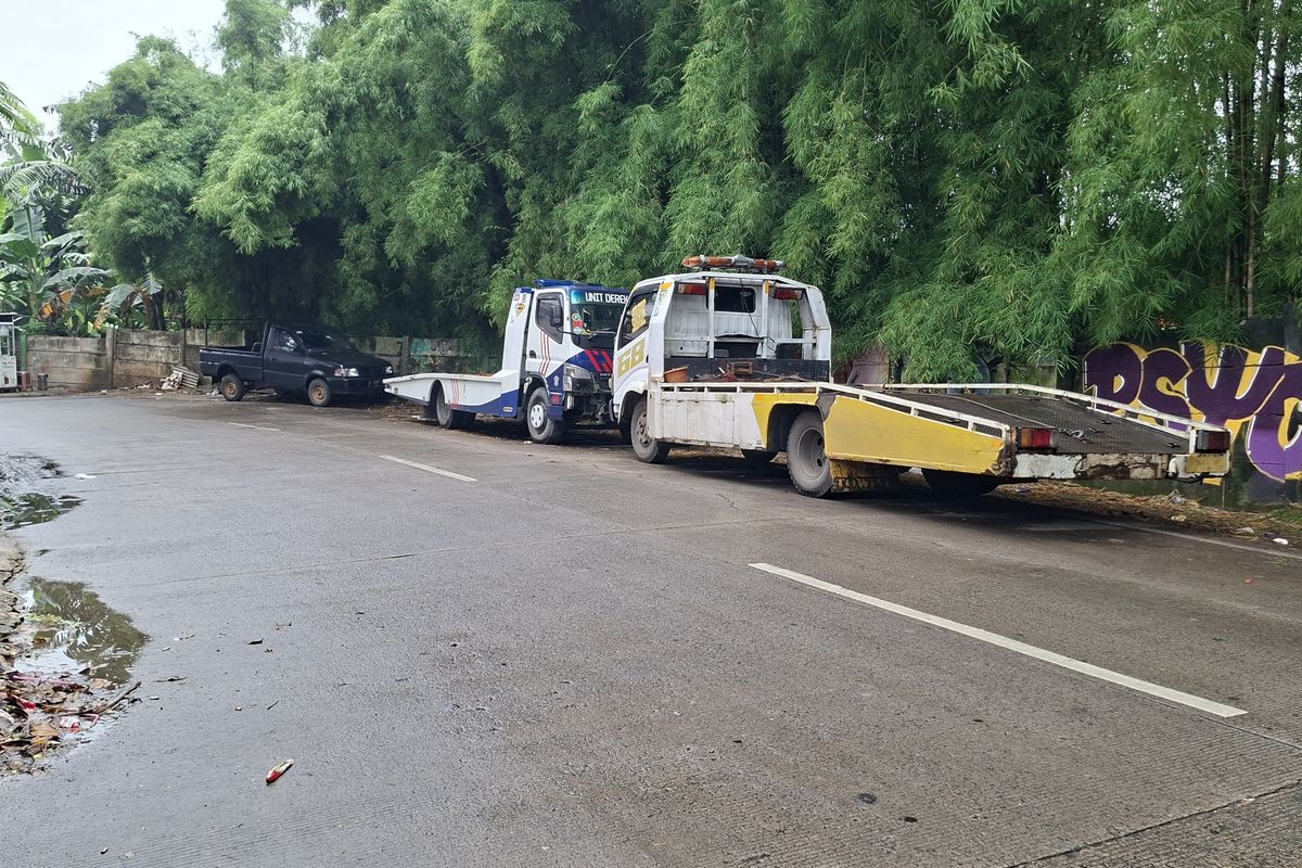 parkir sembarangan, truk derek, truk towing, Jalan Haji Lebar, Truk Derek Swasta, Jalan Haji Lebar Meruya Selatan Bak Kandang Truk Towing, Warga Curiga Ada Setoran