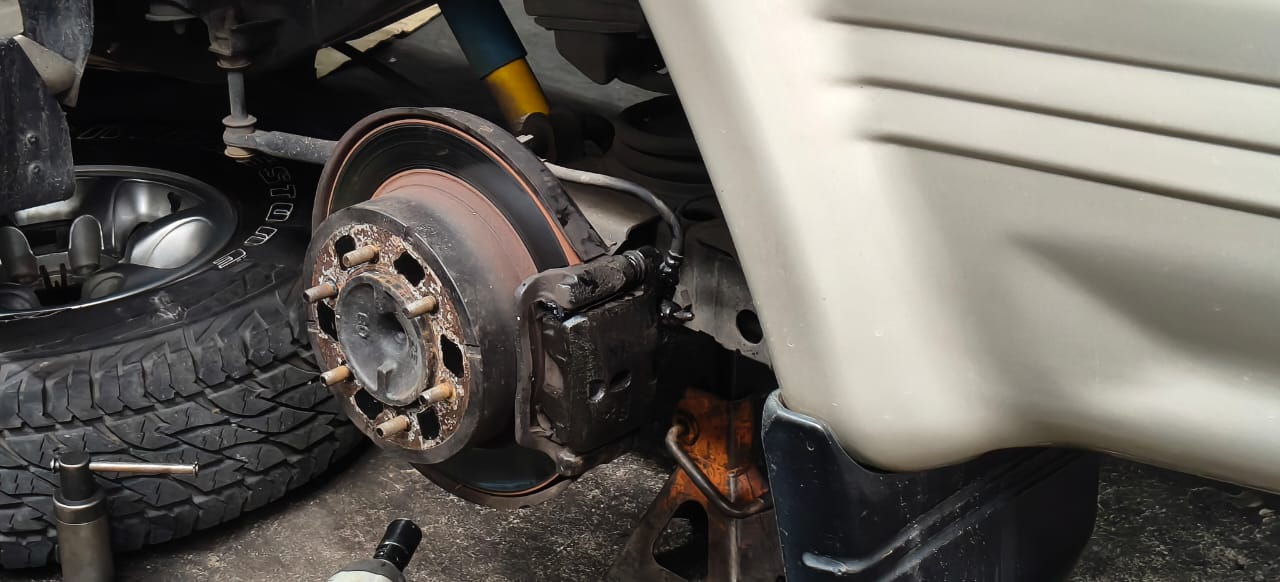 mobil bekas, kampas rem, rem mobil, kampas rem mobil, cara bersihkan kampas rem mobil, cara bersihkan kampas rem, Begini Cara Mudah Bersihkan Kampas Rem Mobil Bekas Saat Weekend