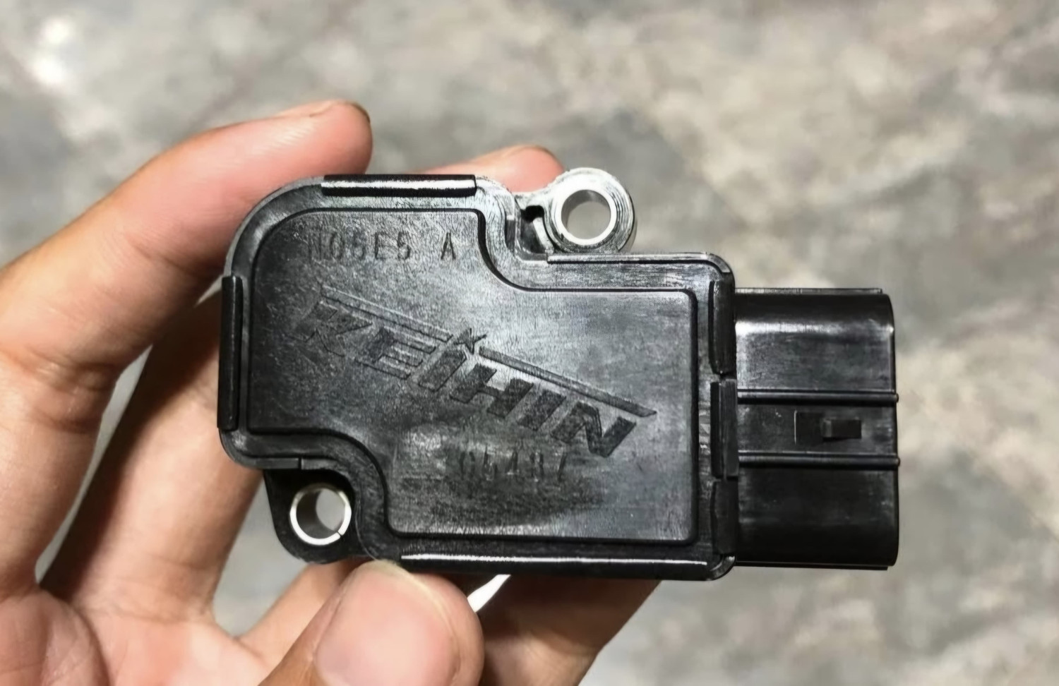 mobil, efisiensi, mesin, akselerasi, Throttle Position Sensor (TPS), Throttle, Peran Sensor TPS di Throttle Body, Pengaruhnya ke Pembakaran