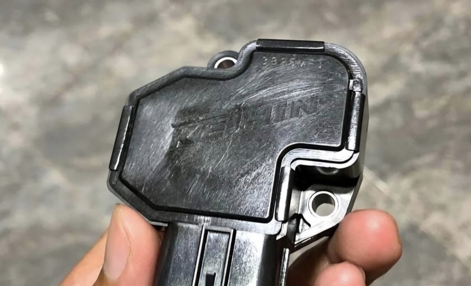 sensor, mesin, akselerasi, check engine, throttle position sensor, Mobil Tersendat Saat Digas? Cek Sensor TPS Sebelum Servis Besar