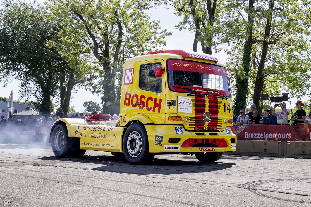 truk mercedes-benz, Truk Pertama di Dunia, Truk Pertama Mercedes-Benz, Retro Classics Stuttgart, Mercedes-Benz Trucks Classic, Perayaan 130 Tahun Truk Mercedes-Benz Bikin Takjub, Dimunculkan Wujud Truk Pertama di Dunia
