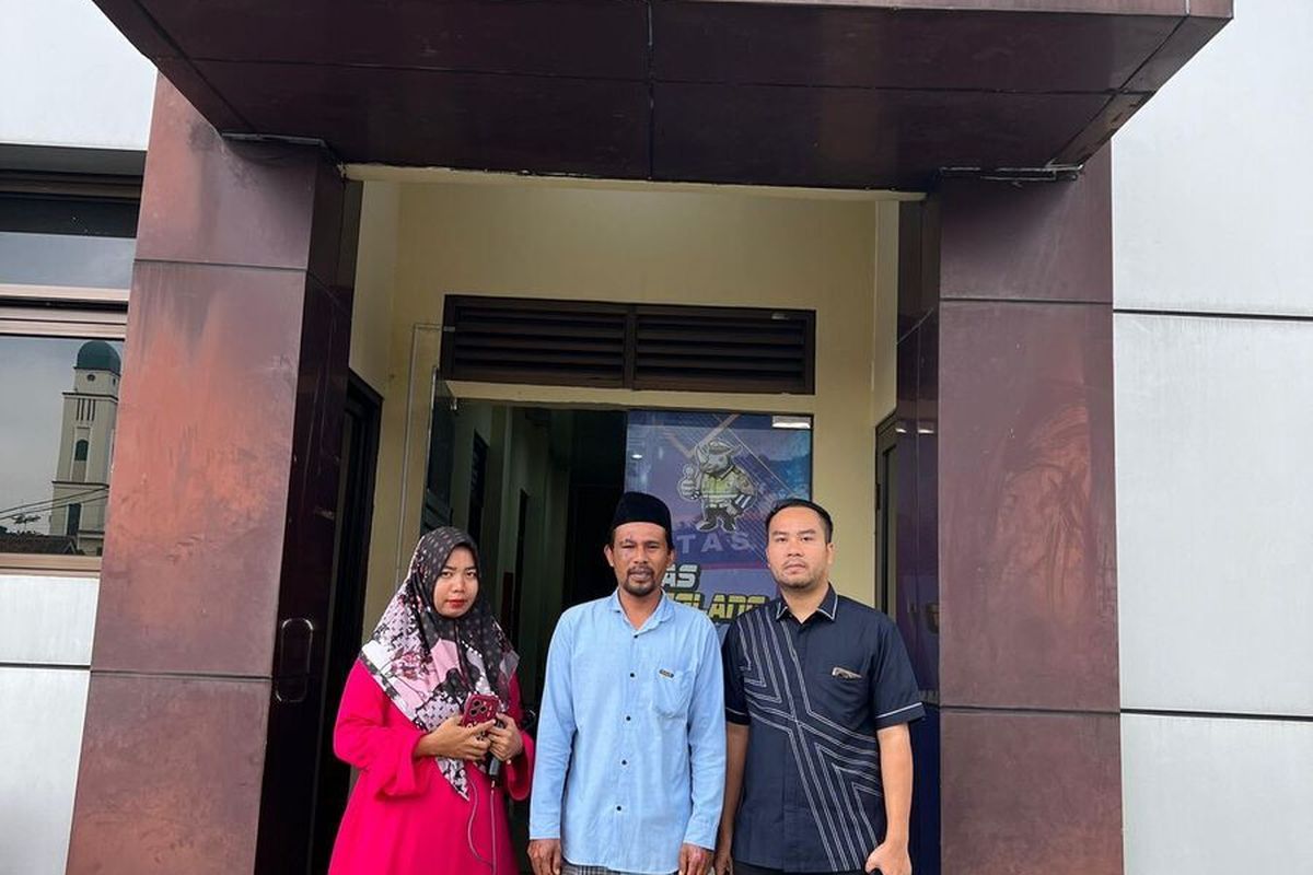 Jalan Rusak, jalan berlubang, Gugat Jalan Rusak, Jalan Rusak Bisa Digugat, Tukang Ojek Pandeglang, Tukang Ojek Gugat Pemda Pandeglang Banten, Tak Terima Jadi Tersangka Karena Jalan Berlubang