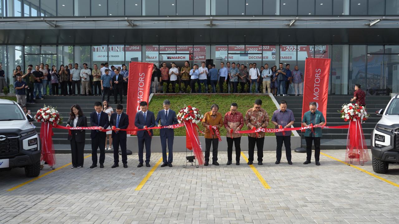 indomobil, Mobil listrik niaga, Dealer JAC, JAC Akhirnya Resmikan Dealer Pertama di Indonesia, Langsung Pajang 3 Jagoan Utama