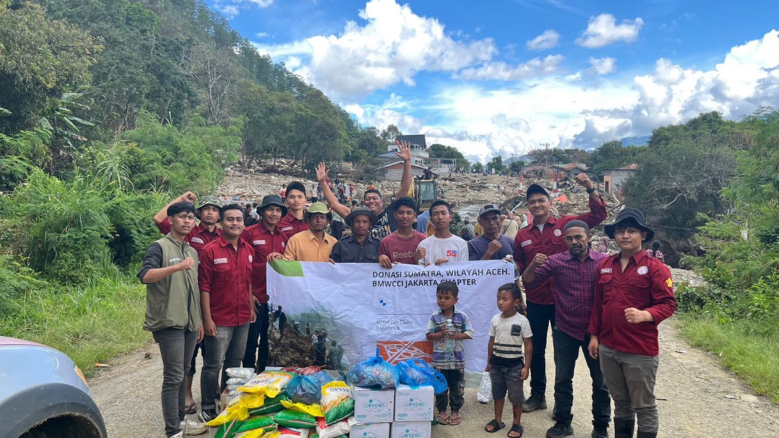 bmwcci chapter jakarta, banjir Sumatera, BMW Car Clubs Indonesia, BMW Car Clubs Indonesia Jakchap, Komunitas Mobil BMW, Tak Ada Kata Terlambat, BMW Car Clubs Indonesia Jakchap Salurkan Bantuan Korban Banjir Sumatera