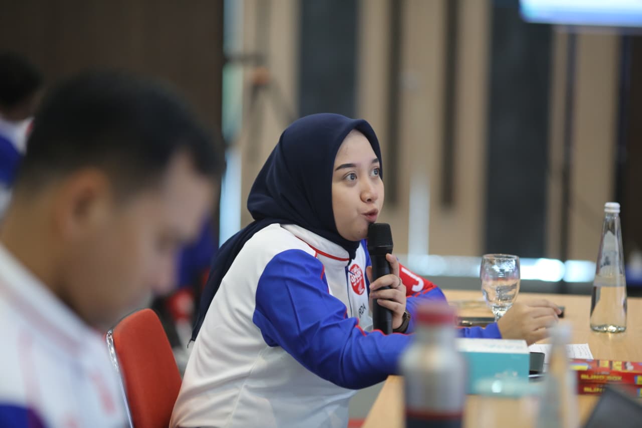 perempuan, sein kiri belok kanan, HER WHEELS, Pelaku Bukan Cuma Perempuan, Ini Penyebab Maraknya Sein Kiri Beloknya Ke Kanan