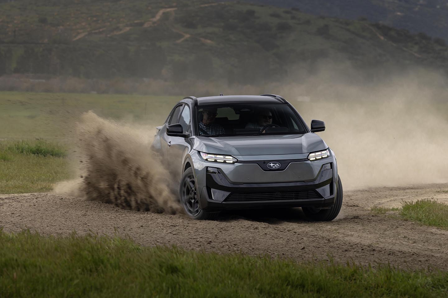 mobil baru, mobil listrik, subaru, Toyota C-HR+, Subaru Uncharted, Beda Subaru Uncharted dan Toyota C-HR+ EV, Bisa Lihat Dari Tampangnya