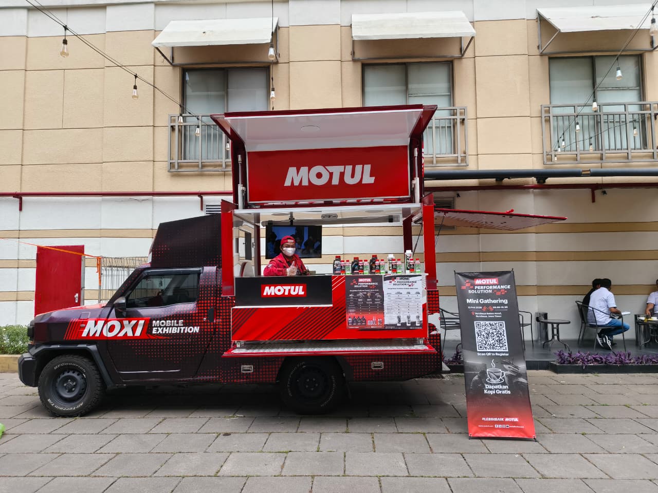 ganti oli, oli motor, oli motul, PT Motul Indonesia Energy, Tak Sekadar Ganti Oli, Motul Gaungkan Perawatan Motor Menyeluruh di Surabaya