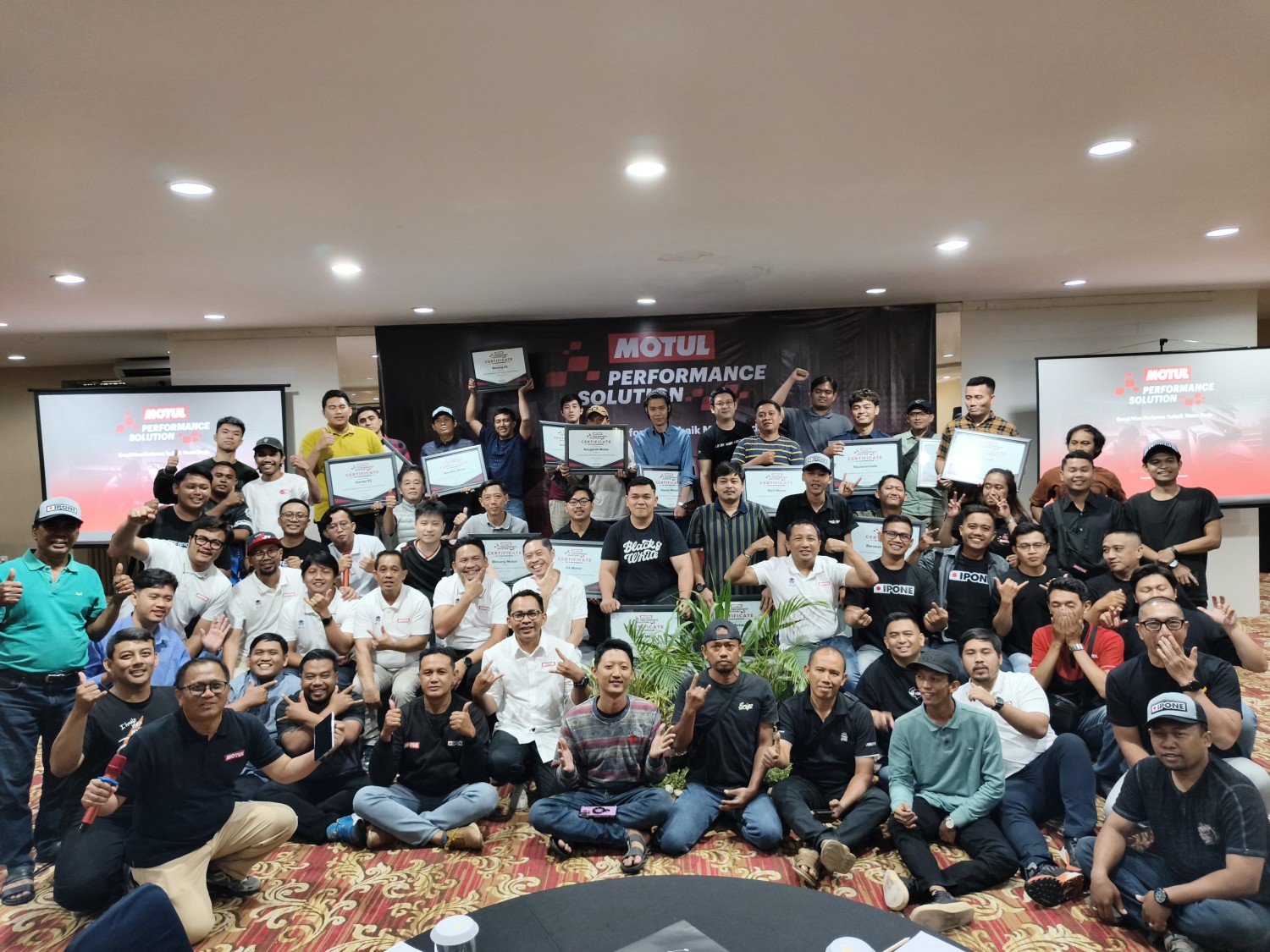 ganti oli, oli motor, oli motul, PT Motul Indonesia Energy, Tak Sekadar Ganti Oli, Motul Gaungkan Perawatan Motor Menyeluruh di Surabaya