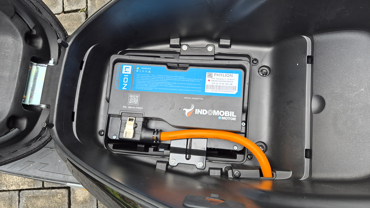 baterai motor listrik, baterai motor listrik terbakar, jenis baterai motor listrik, Indomobil eMotor, Apartemen Larang Bawa Baterai, Ramai Larangan Bawa Baterai Motor Listrik Masuk Apartemen, Produsen Beri Edukasi Begini