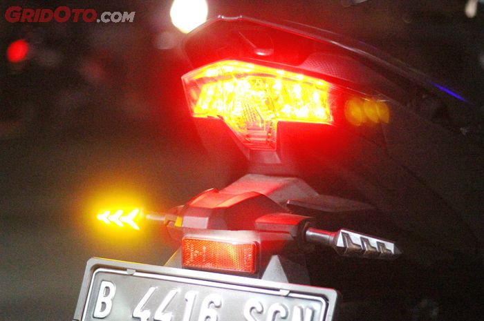 perempuan, sein kiri belok kanan, HER WHEELS, Pelaku Bukan Cuma Perempuan, Ini Penyebab Maraknya Sein Kiri Beloknya Ke Kanan