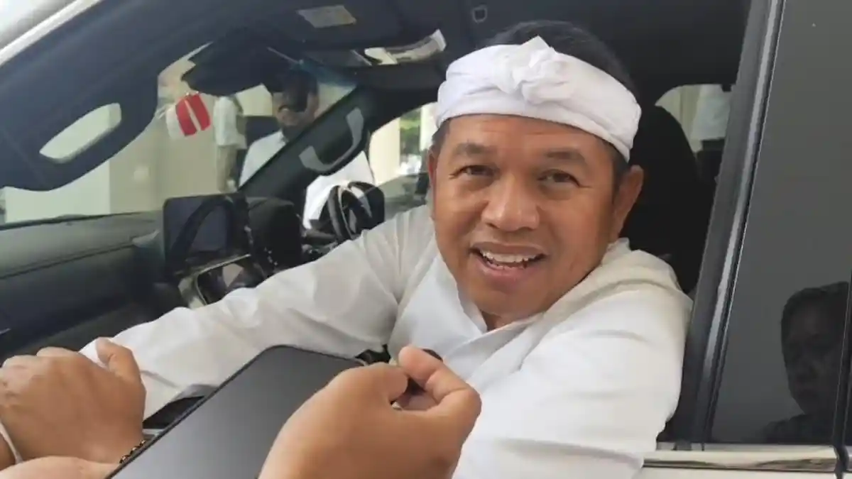 dedi mulyadi, diskon pajak kendaraan, Diskon Pajak Kendaraan Jabar, Pajak Kendaraan Jawa Barat, Gebrakan Dedi Mulyadi, Beri Diskon Pajak Kendaraan 10 Persen Selama Mudik Lebaran 2026