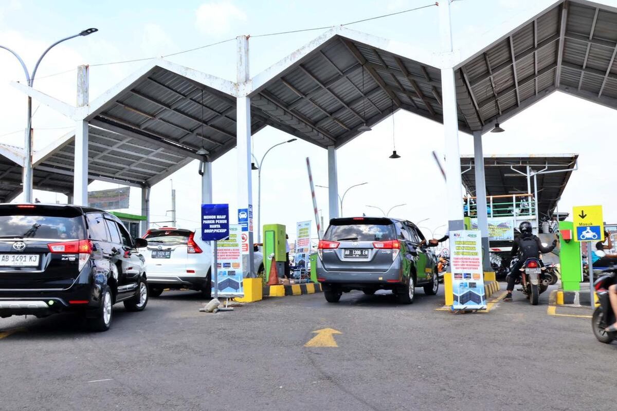 Parkir Non Tunai, Parkir COMBO to E-Parking, Parkir Stasiun, Pembayaran Tunai Ditolak, Pembayaran Tunai Ditinggalkan, Dunia Berubah, Mulai 1 Maret 2026 Bayar Parkir di 13 Stasiun Ini Wajib Non Tunai