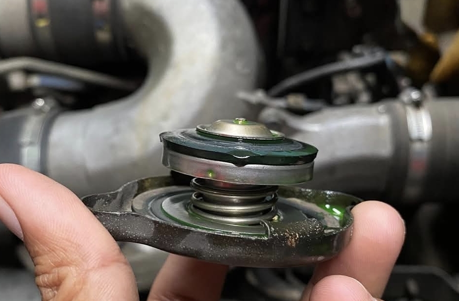 tips, mobil, mesin, rusak, pendingin, Overheat, tutup radiator, Awas, Tutup Radiator Mobil Rusak Bisa Ganggu Tekanan Sistem Pendingin