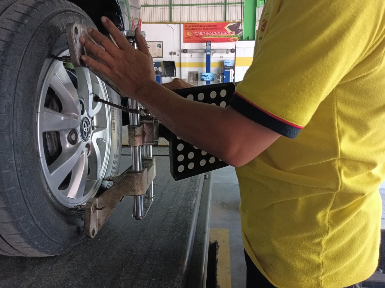 mobil, lebaran, mudik, stabil, balancing, spooring, Ini Pentingnya Spooring dan Balancing Mobil Sebelum Mudik Lebaran