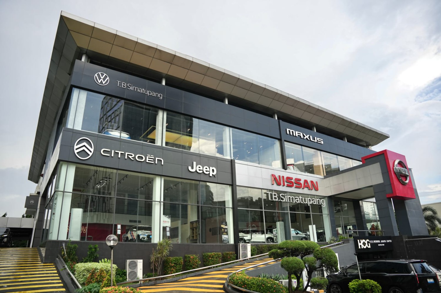 mobil, jakarta selatan, mobil listrik, dealer, indomobil, Maxus, Maxus Resmikan Jaringan Dealer Flagship Baru di Jakarta Selatan